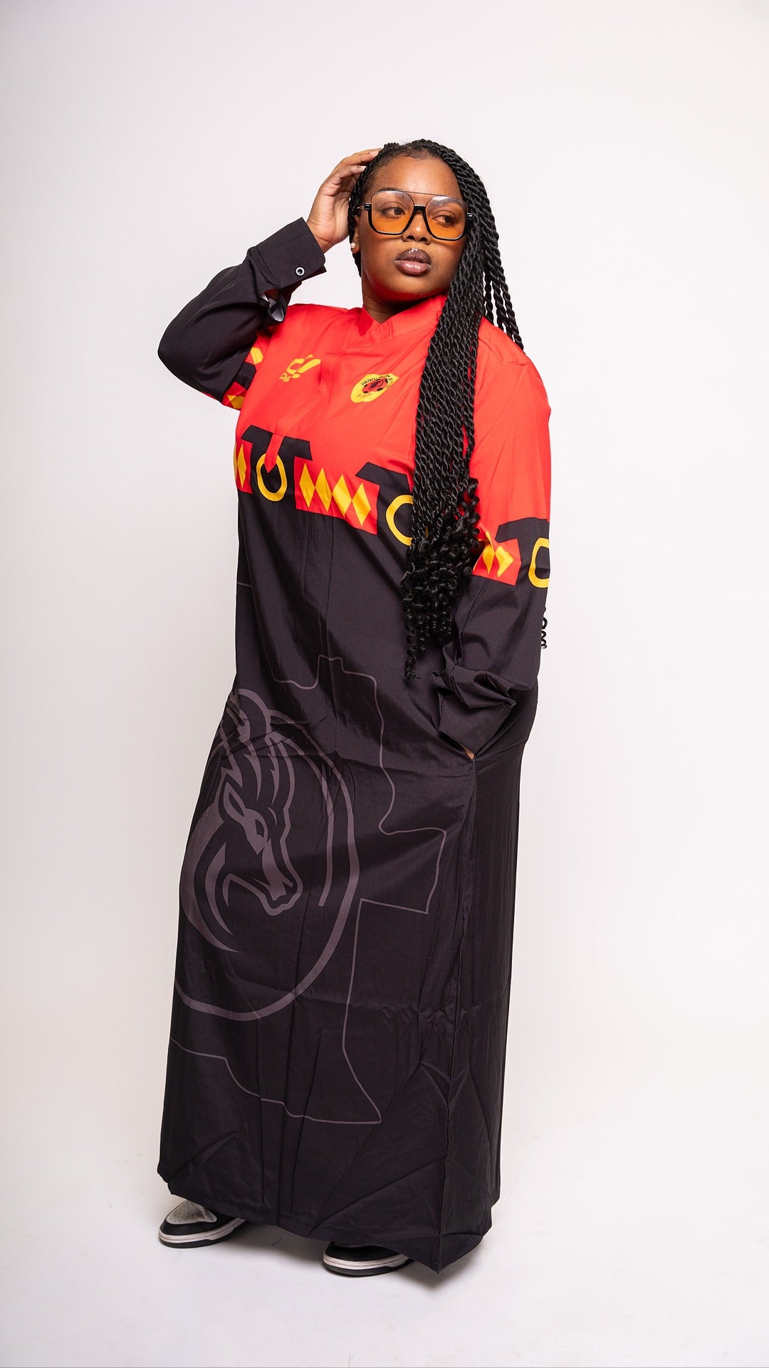 le modèle fait 1m63 et porte la 
taille L